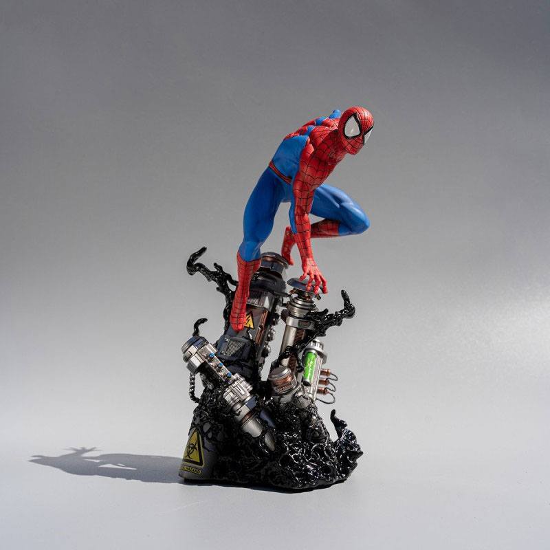 ZZGWJ Ornements pour tableau de bord de voiture, personnage d'anime,  Avengers Amazing Spider-Man, statue modèle Q qui secoue la tête, accessoire  de
