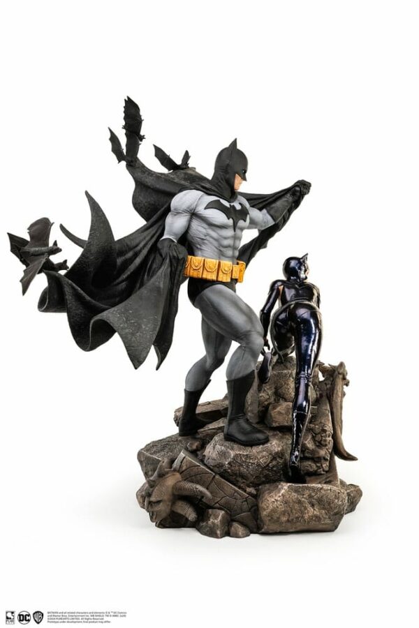 DC COMICS – Statuette 1/4 Batman & Catwoman Reunion 67 cm – Image 3