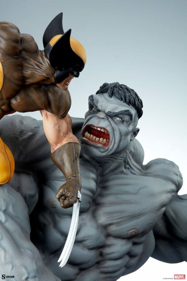 MARVEL – Statuette Wolverine vs Grey Hulk 58 cm – Image 11